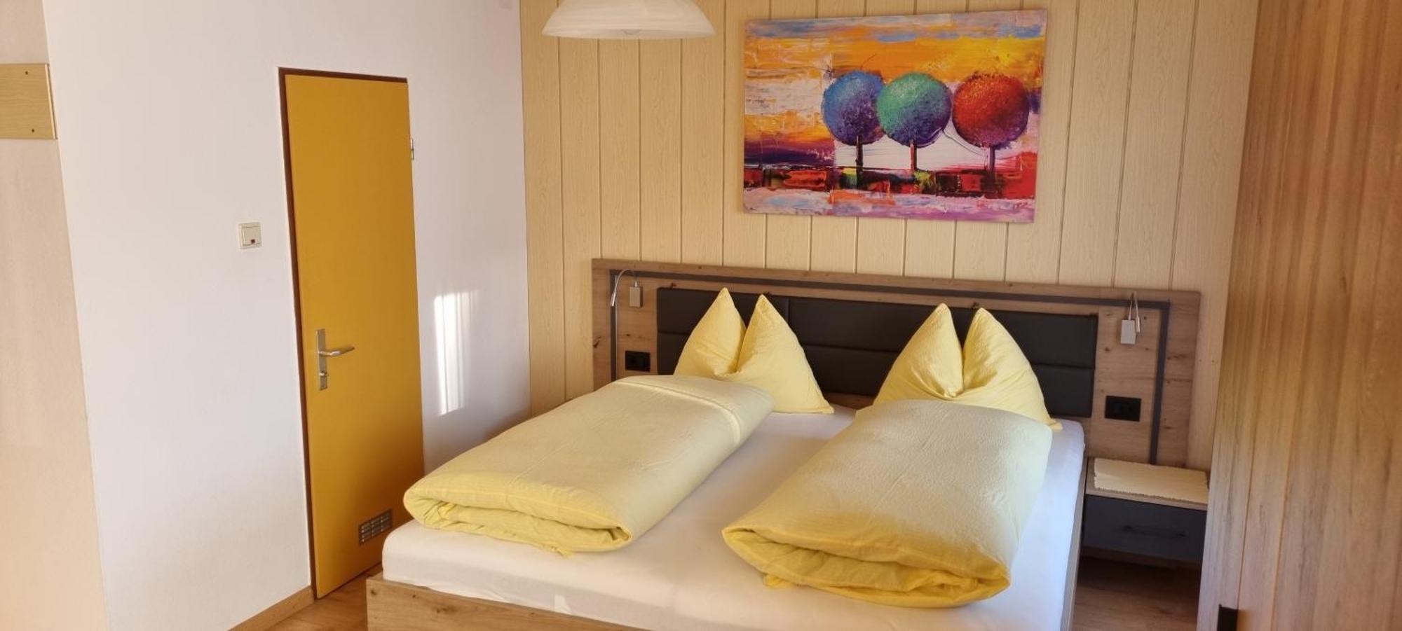 Garni Helfer Bed and Breakfast Dobbiaco Eksteriør billede