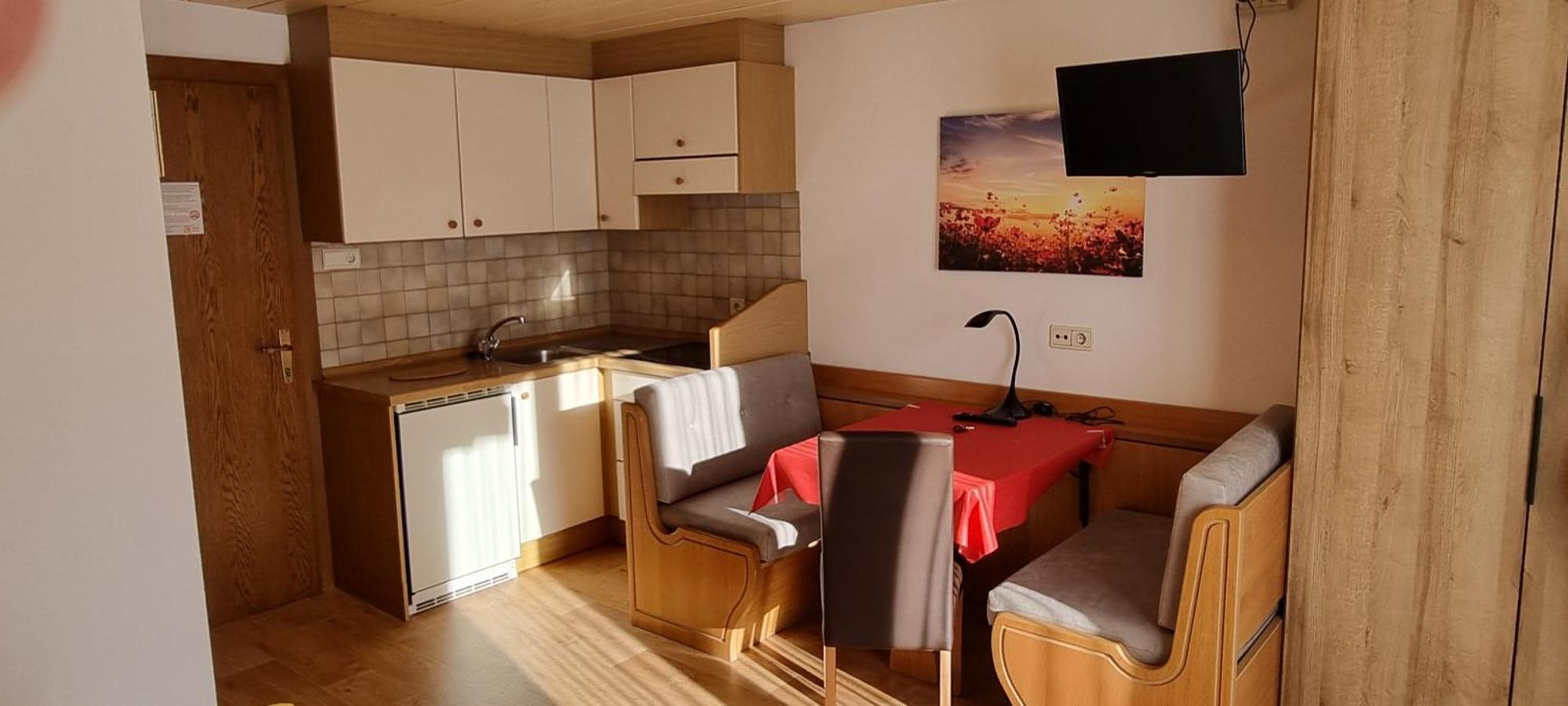 Garni Helfer Bed and Breakfast Dobbiaco Eksteriør billede